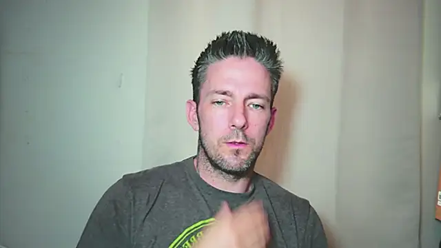 Snapshot of SkylarrGrey chatting on 05.28.26 SkylarrGrey online show from 05.28.26