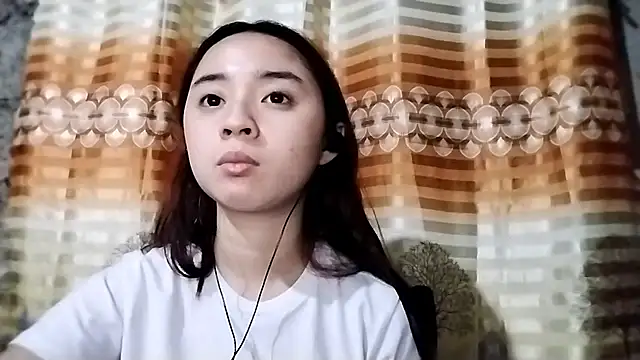 LenoraLacassagne online show from 04.15.26