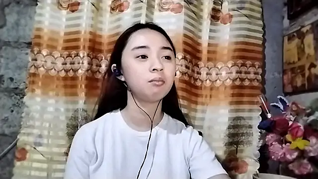 LenoraLacassagne online show from 04.15.26