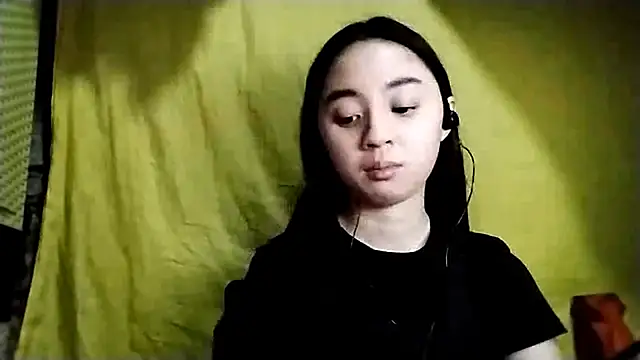 LenoraLacassagne online show from 04.19.26