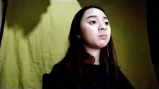 LenoraLacassagne online show from 04.19.26