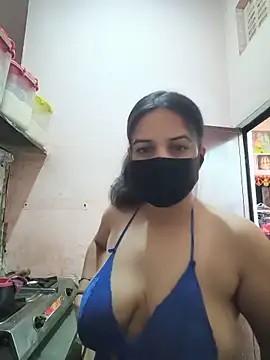 REENA-STRIP online show from 06.02.26