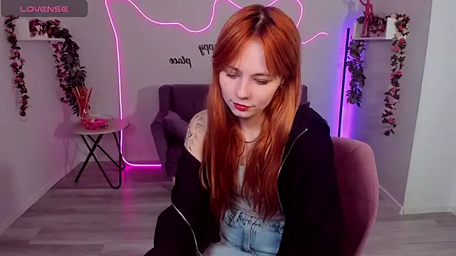 MiaSensitive online show from 04.04.26