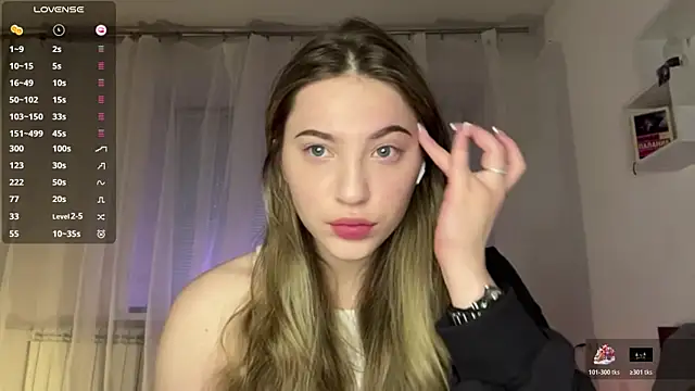 1Kellynaive online show from 04.11.26