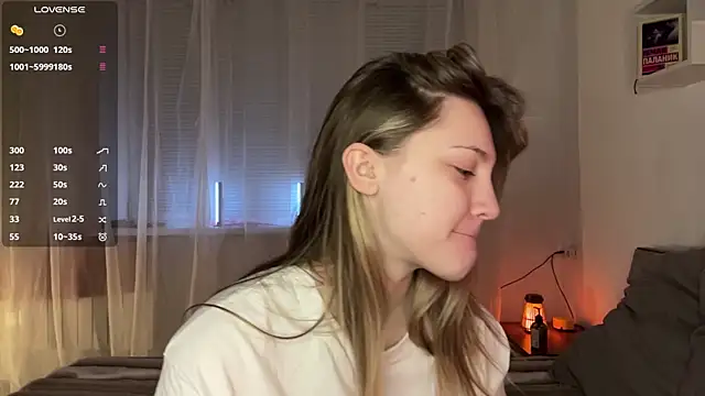 1Kellynaive online show from 04.17.26