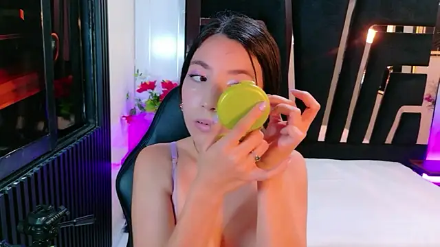 MiaLovelyn online show from 04.16.26