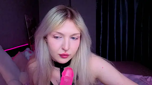 BlondieSummer online show from 04.18.26