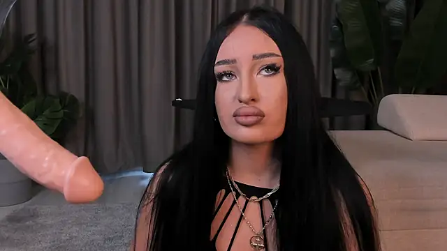 Snapshot of EmeraldKat chatting on 03.30.26 EmeraldKat online show from 03.30.26