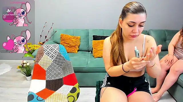 CurlyMaddie online show from 03.29.26