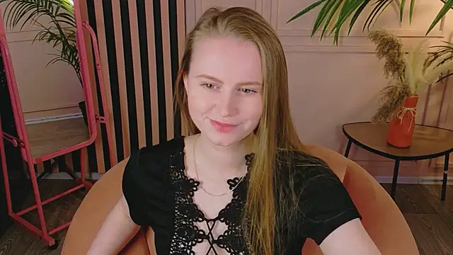 Snapshot of Lover_Daisy_ chatting on 05.05.26 Lover Daisy online show from 05.05.26