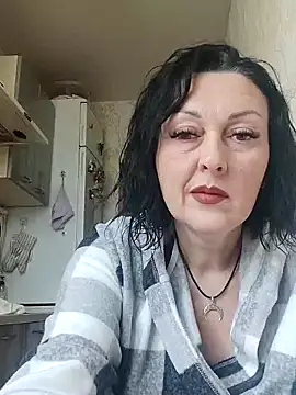 Snapshot of HelgaDennis chatting on 03.28.26 HelgaDennis online show from 03.28.26