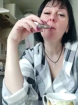 Snapshot of HelgaDennis chatting on 04.07.26 HelgaDennis online show from 04.07.26