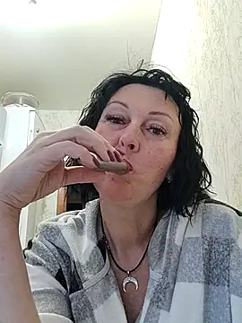 Snapshot of HelgaDennis chatting on 04.11.26 HelgaDennis online show from 04.11.26