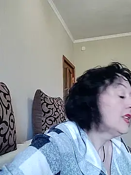 Snapshot of HelgaDennis chatting on 04.15.26 HelgaDennis online show from 04.15.26