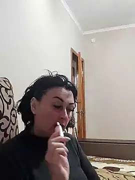 Snapshot of HelgaDennis chatting on 04.15.26 HelgaDennis online show from 04.15.26