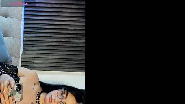  emily gilll  online show from 03.27.26