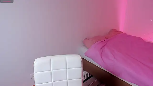 Naomi Rosy online show from 04.05.26