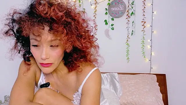 Ajua  Uva online show from 03.27.26