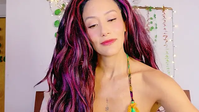 Ajua  Uva online show from 04.16.26