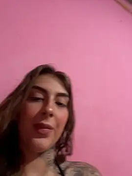Snapshot of miiabellovic chatting on 04.24.26 miiabellovic online show from 04.24.26