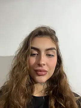Snapshot of miiabellovic chatting on 06.10.26 miiabellovic online show from 06.10.26
