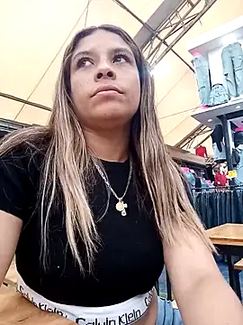 Snapshot of alanna6950 chatting on 04.04.26 alanna6950 online show from 04.04.26