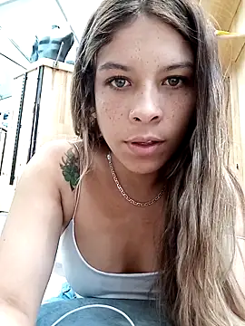 Snapshot of alanna6950 chatting on 04.12.26 alanna6950 online show from 04.12.26