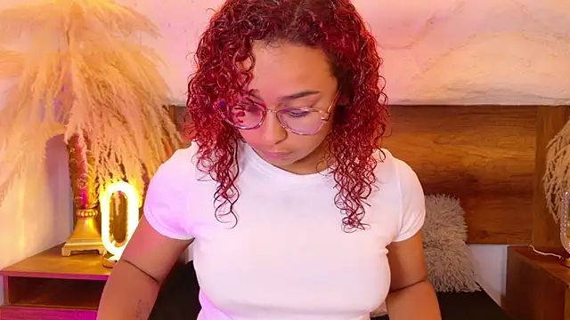 lara curly online show from 04.13.26