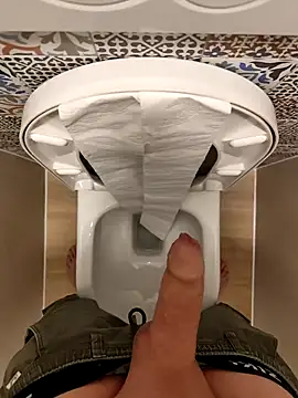 Essie deLona online show from 04.26.26