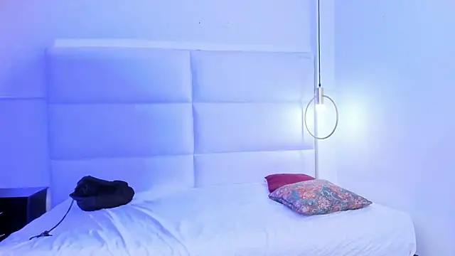 your d0ll1 online show from 04.15.26