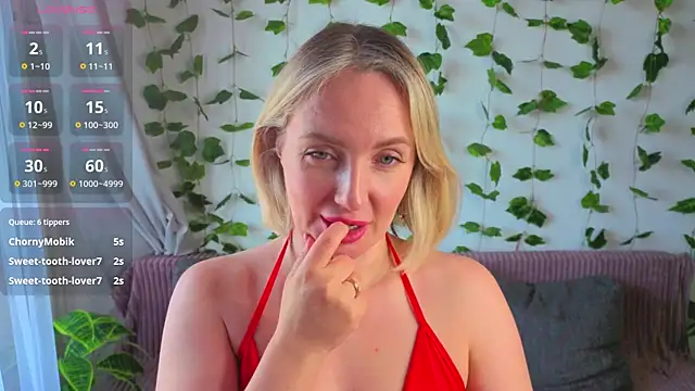 MonikFoxi online show from 04.06.26