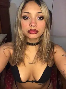 lolavixenn online show from 04.16.26