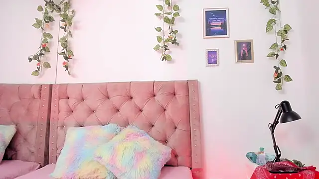  hade  online show from 04.28.26