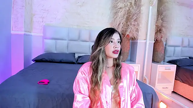 EmilyJohnsoon online show from 04.16.26