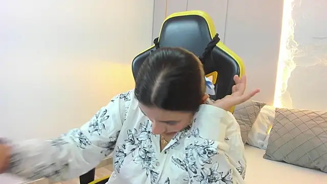 kira relish online show from 04.06.26