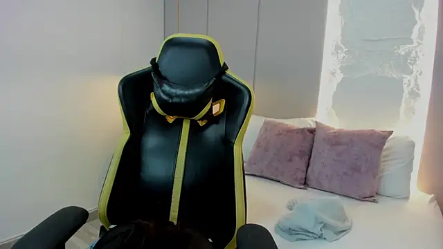 kira relish online show from 04.09.26