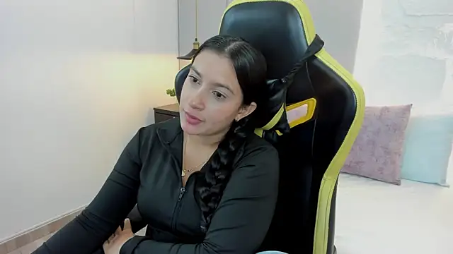 kira relish online show from 04.14.26