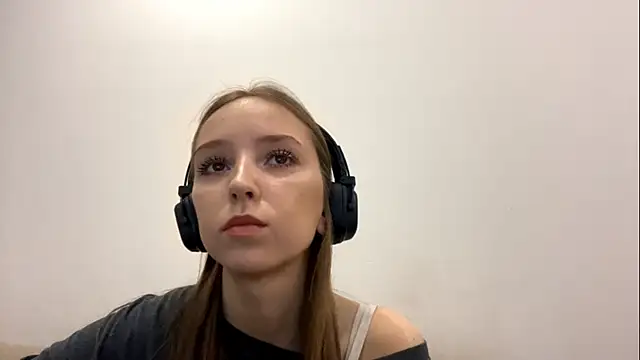 Snapshot of TanjaBrounson chatting on 03.24.26 TanjaBrounson online show from 03.24.26