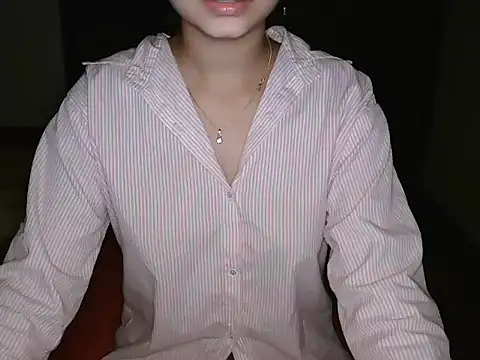 Snapshot of urvashi_rai chatting on 06.18.26 urvashi rai online show from 06.18.26