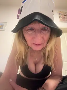 MatureKim online show from 04.04.26