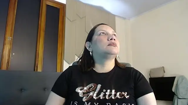 mia coral1 online show from 04.15.26