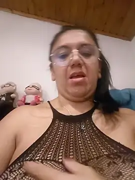 Snapshot of Mielx chatting on 04.03.26 Mielx online show from 04.03.26