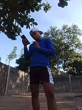 HOTRAINYGOLDEN online show from 03.27.26