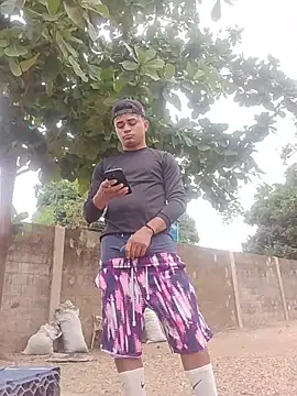 HOTRAINYGOLDEN online show from 03.30.26