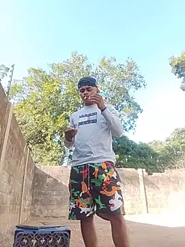 HOTRAINYGOLDEN online show from 04.03.26