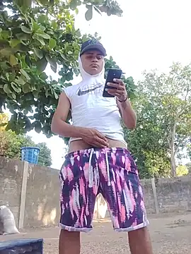 HOTRAINYGOLDEN online show from 04.05.26