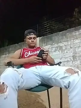 HOTRAINYGOLDEN online show from 04.12.26