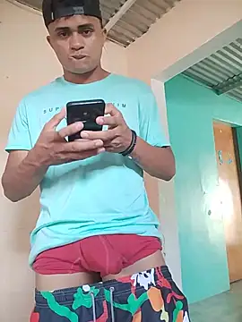 HOTRAINYGOLDEN online show from 07.18.26