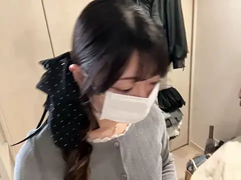 y-u-r-a-33 online show from 04.08.26