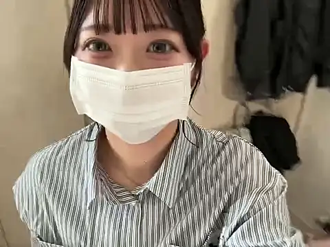 y-u-r-a-33 online show from 04.11.26